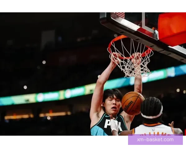 斯普利特盛赞杨瀚森进步显著 高位分球与组织能力大有提升