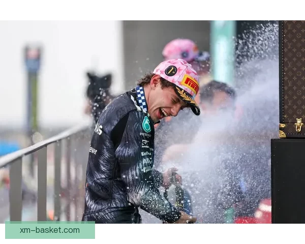 拉塞尔首段领先安东内利后两段逆转速度最快